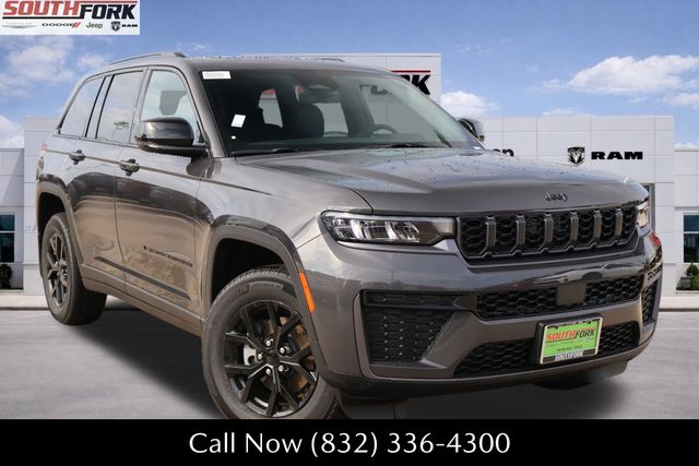 2026 Jeep Grand Cherokee Laredo Altitude
